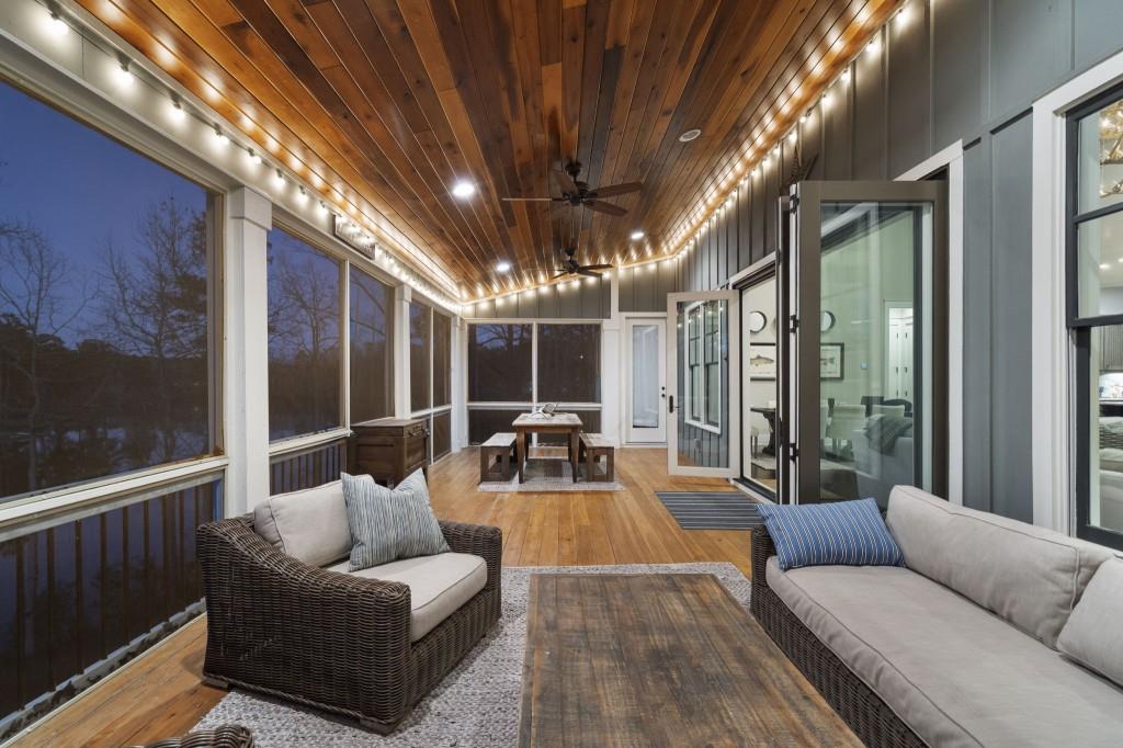 72 Buckeye Ridge Newnan, GA 30263 - Photo 59 of 79 a living room with furniture and a large window