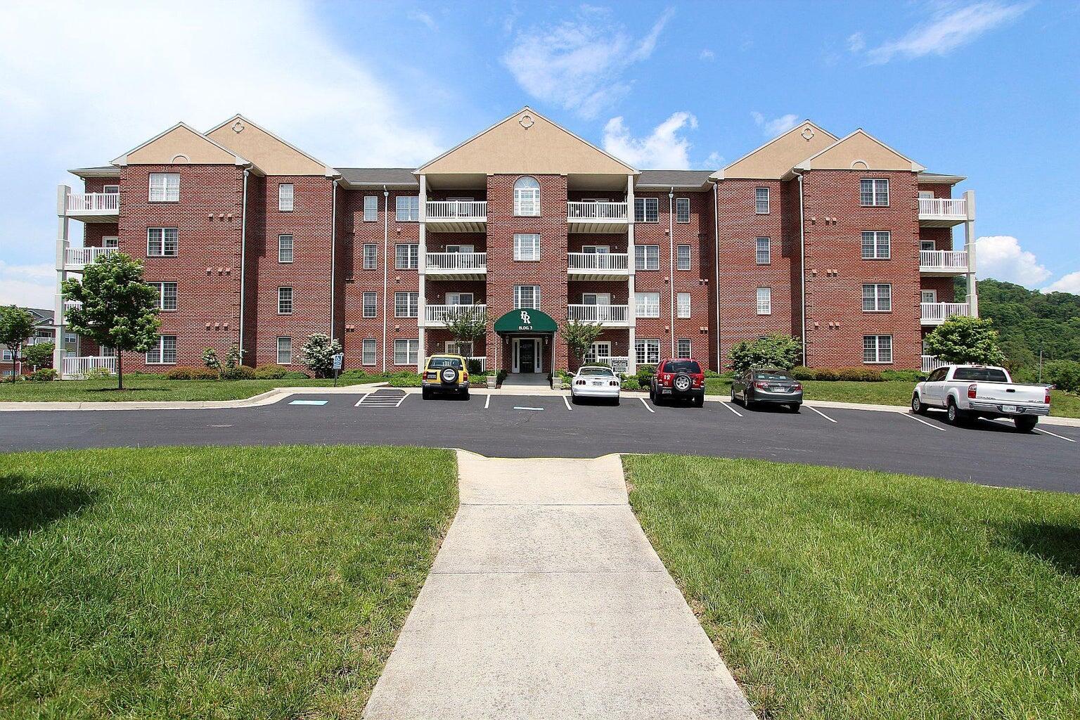 4434 Pheasant Ridge Road, Unit 306 Roanoke, VA 24014 - Photo 16 of 22 4434 Pheasant Ridge Rd