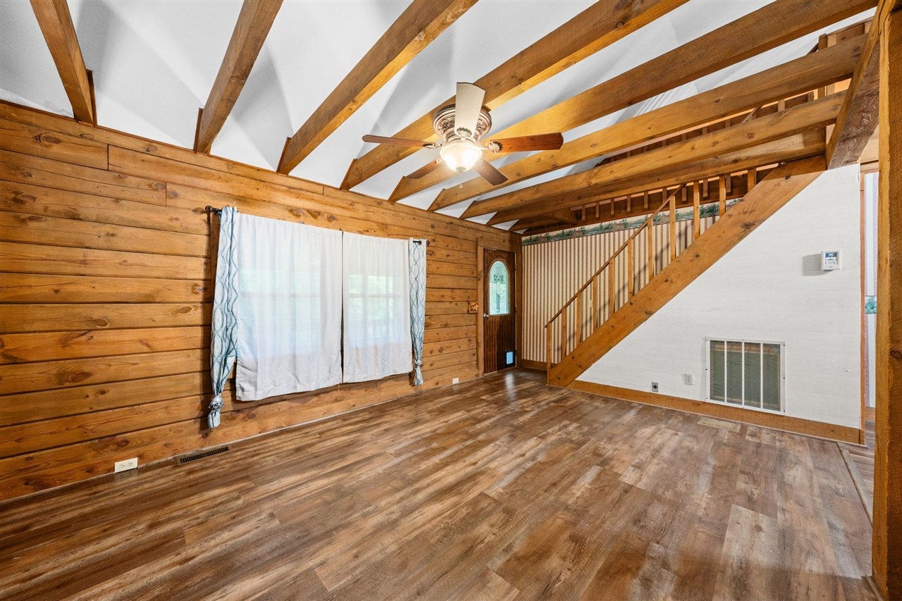 204 Rabbit Run Road Burkesville, KY 42717 - Photo 4 of 27 Gallery Image 4