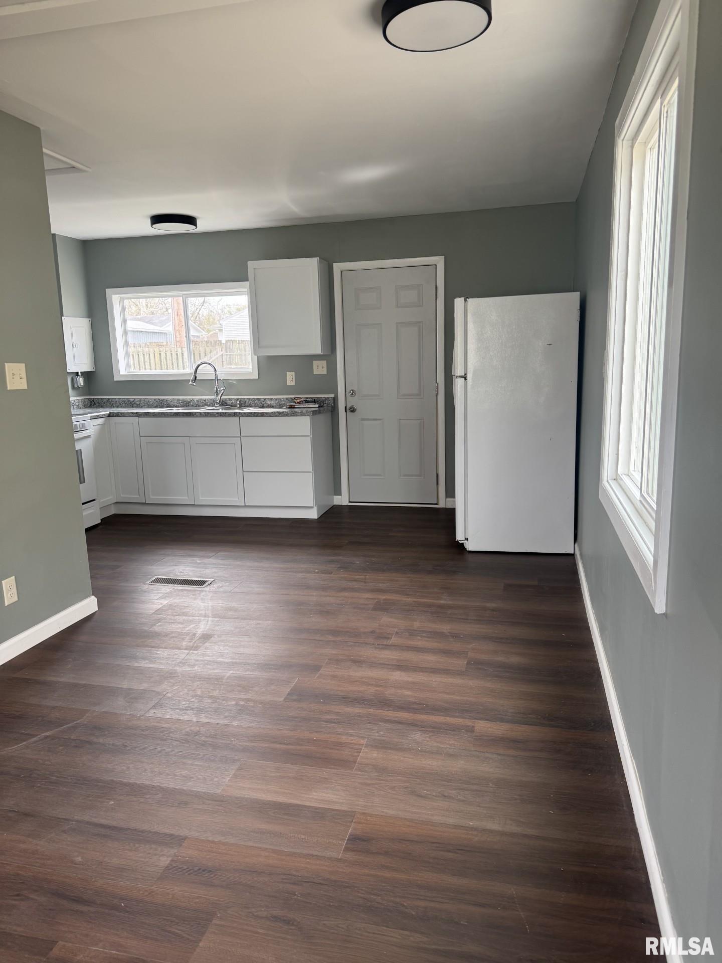 2418 East Wilshire Road Springfield, IL 62703 - Photo 18 of 20