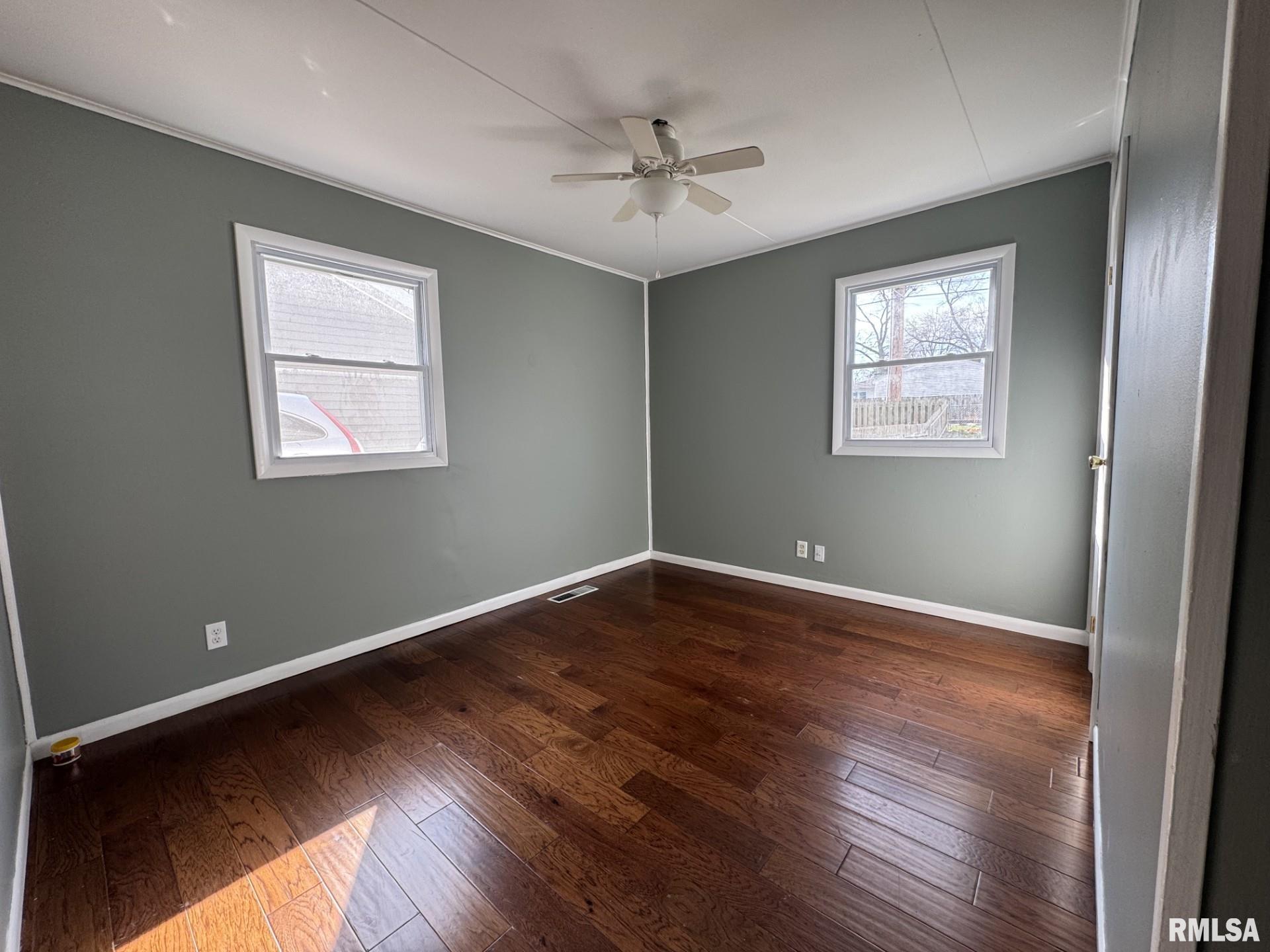 2418 East Wilshire Road Springfield, IL 62703 - Photo 9 of 20