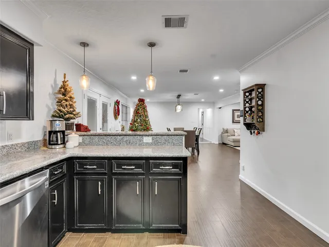 $340,000 | 2825 Encino Avenue, Bay City, TX 77414