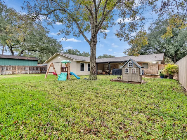 $340,000 | 2825 Encino Avenue, Bay City, TX 77414