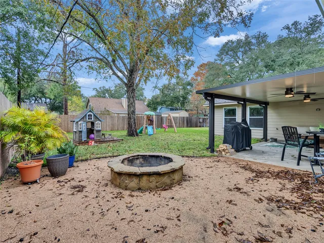 $340,000 | 2825 Encino Avenue, Bay City, TX 77414