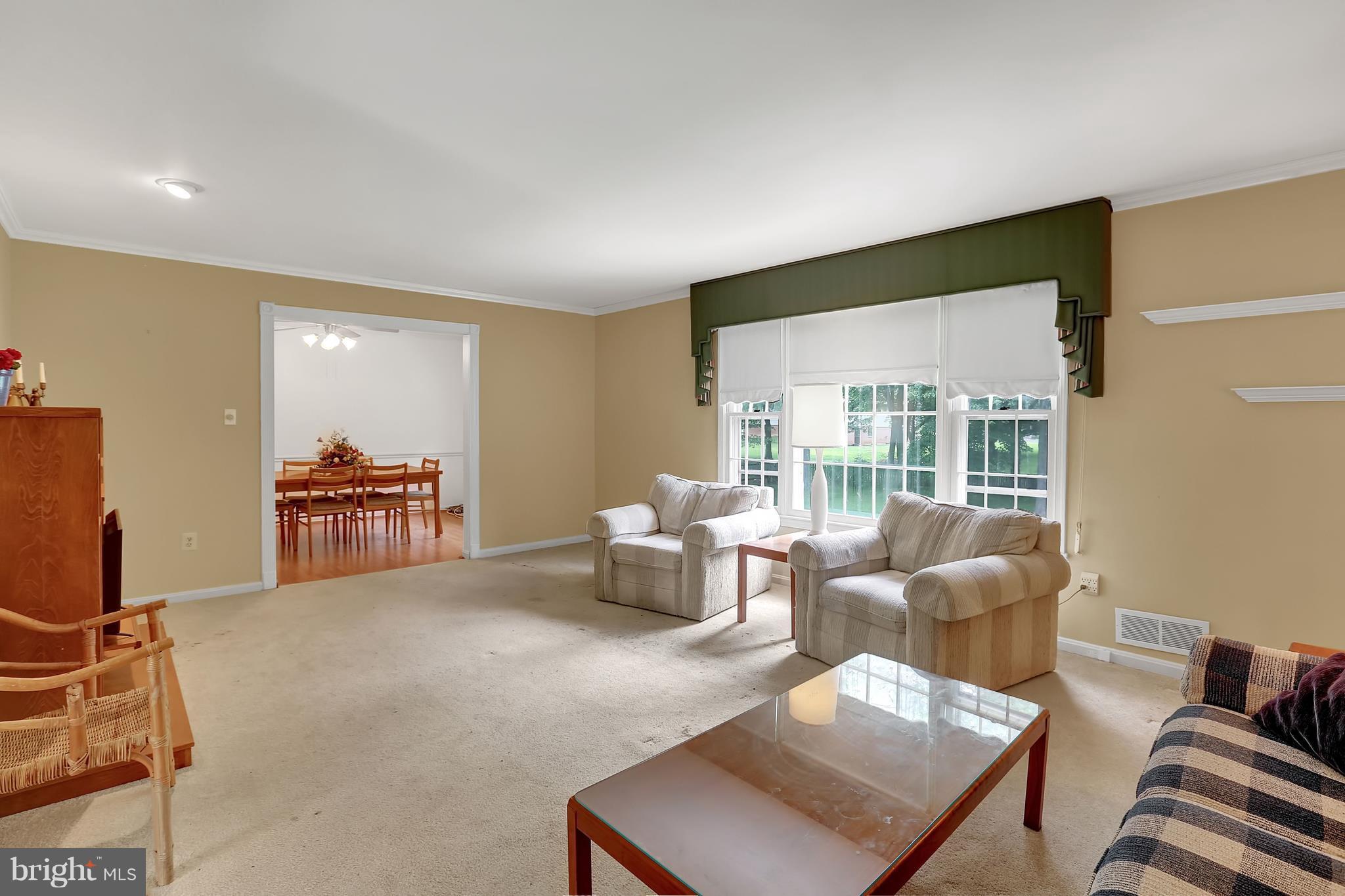 2232 Kings House Road Silver Spring, MD 20905 - Photo 5 of 30 Family Room