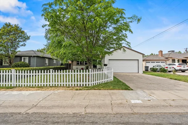 $575,000 | 5408 Helen Way, Sacramento, CA 95822