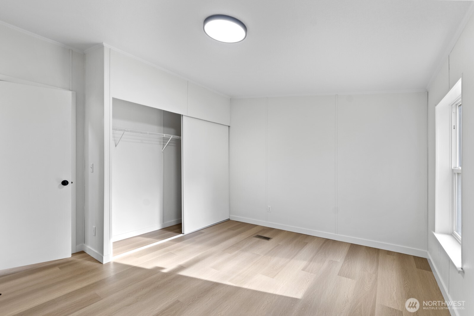 36935 4th Avenue Southwest Federal Way, WA 98023 - Photo 21 of 35