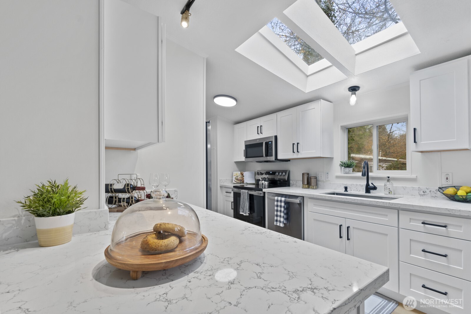 36935 4th Avenue Southwest Federal Way, WA 98023 - Photo 9 of 35