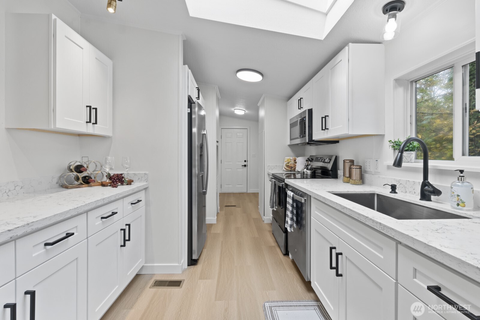 36935 4th Avenue Southwest Federal Way, WA 98023 - Photo 10 of 35