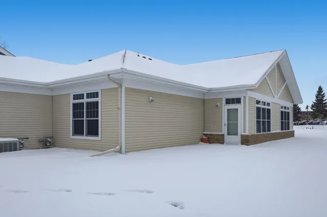 $335,000 | 624 North Shore Drive, Detroit Lakes, MN 56501
