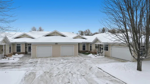 $335,000 | 624 North Shore Drive, Detroit Lakes, MN 56501