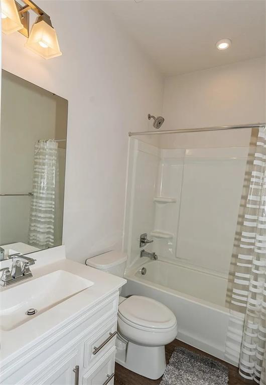 6702 Sycamore Way Gibsonia, PA 15044 - Photo 16 of 29 a bathroom with a sink toilet and shower