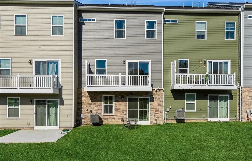 6702 Sycamore Way Gibsonia, PA 15044 - Photo 23 of 29 a large building with a garden