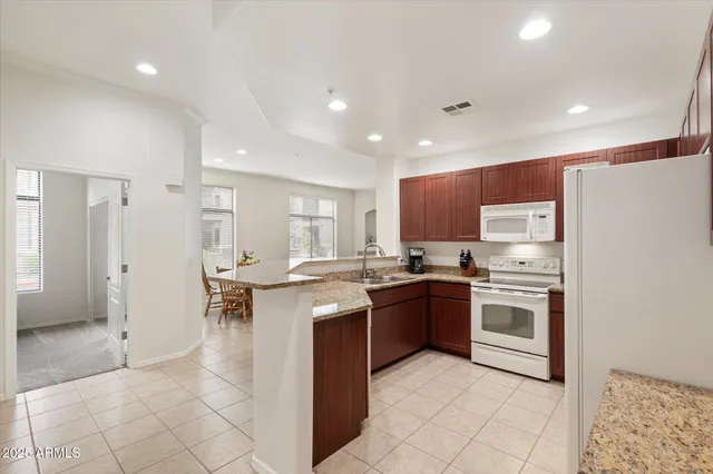 $435,000 | 11640 North Tatum Boulevard, Unit 1066, Phoenix, AZ 85028