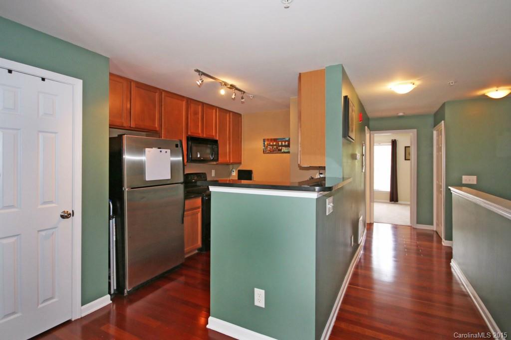 630 Raphael Place, Unit 630 Charlotte, NC 28205 - Photo 4 of 24