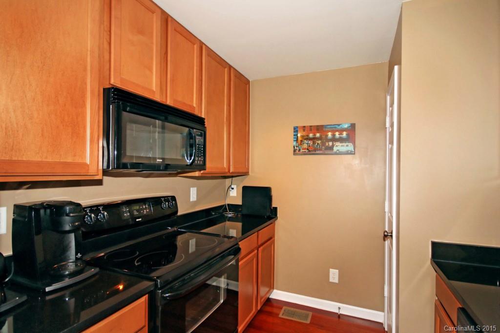 630 Raphael Place, Unit 630 Charlotte, NC 28205 - Photo 5 of 24