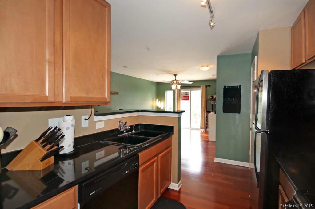 630 Raphael Place, Unit 630 Charlotte, NC 28205 - Photo 6 of 24