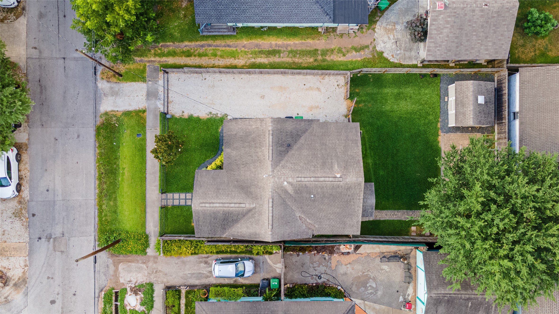 2009 Singleton Street Houston, TX 77008 - Photo 24 of 24 an aerial view of a house with a yard and pool