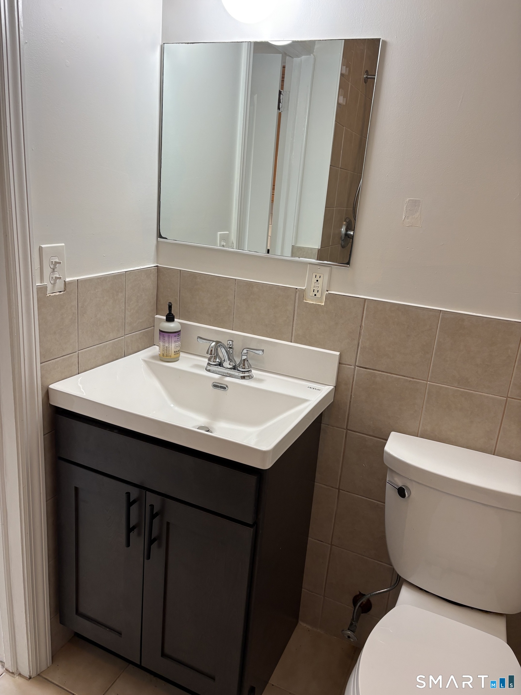 57 Dodgingtown Road, Unit 2 Newtown, CT 06470 - Photo 4 of 6 Gallery Image 4