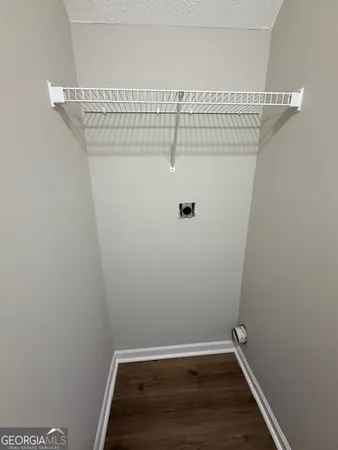 a view of utility room