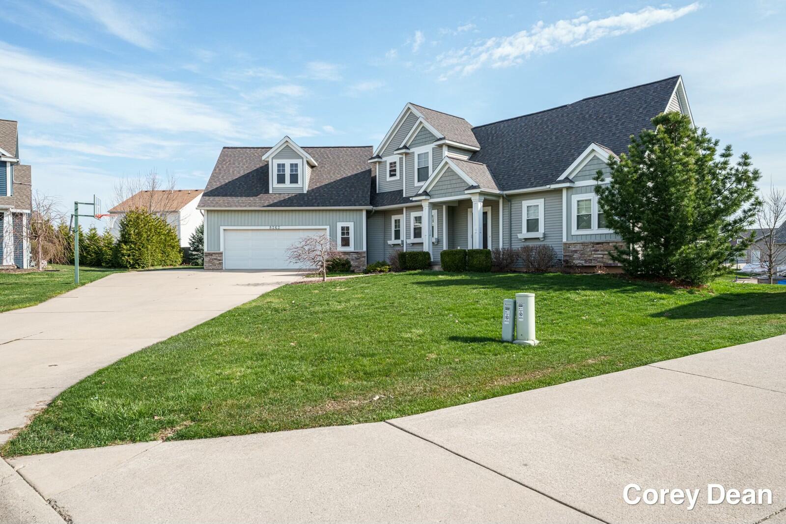 8262 Hunting Court Jenison, MI 49428 - Photo 2 of 46 tempImagemWBpyq