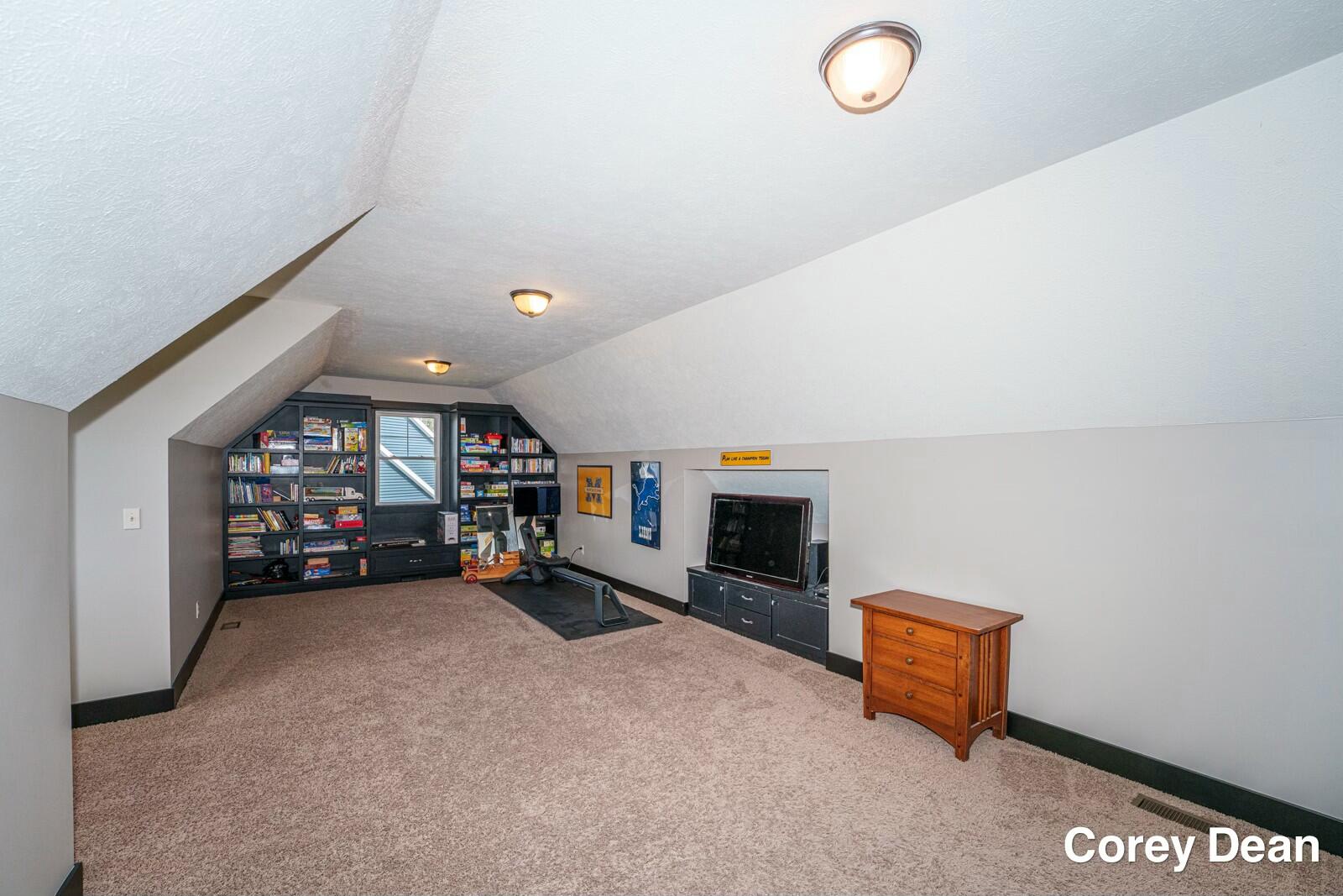 8262 Hunting Court Jenison, MI 49428 - Photo 27 of 46 tempImageeipOEe