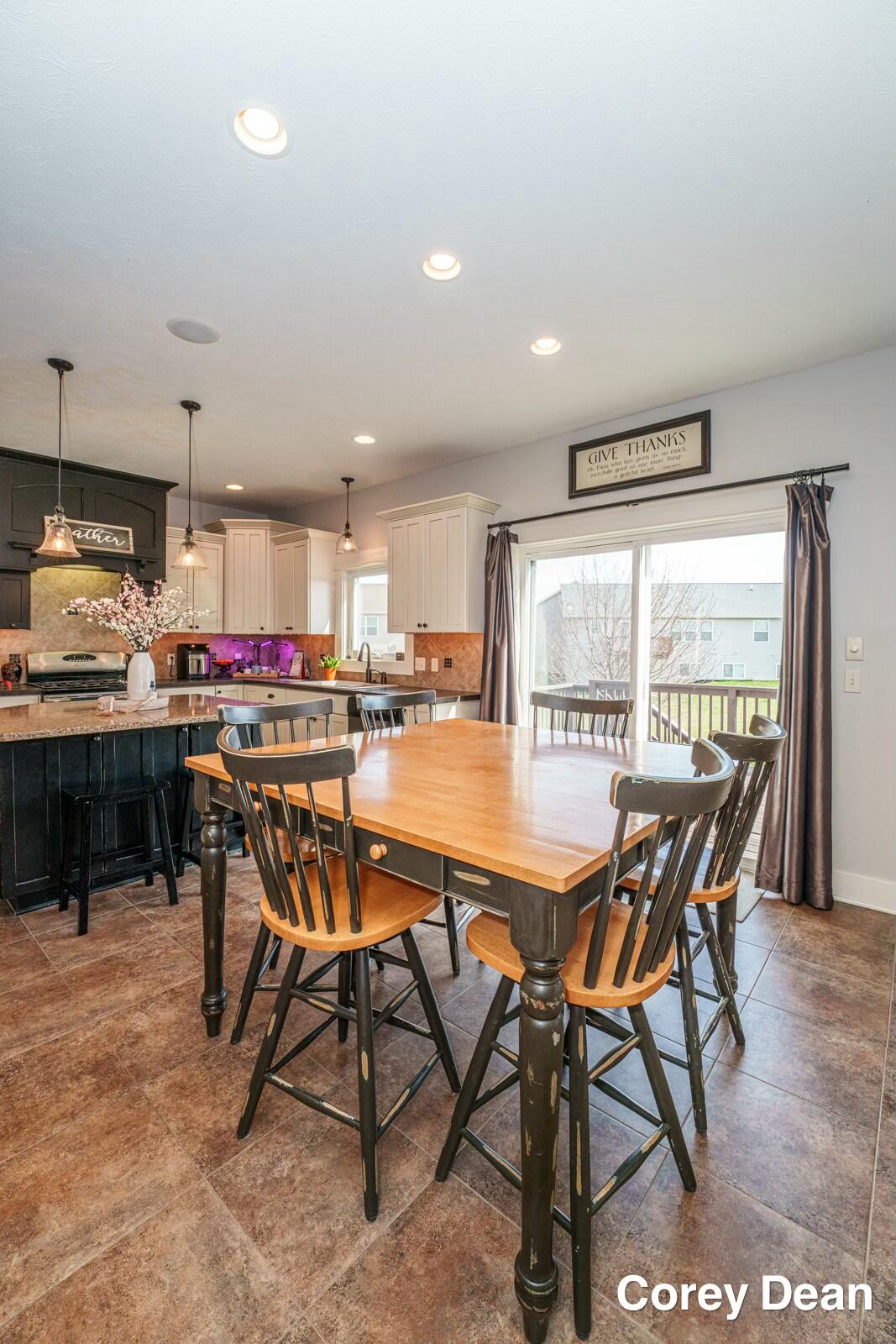 8262 Hunting Court Jenison, MI 49428 - Photo 9 of 46 tempImagehZOTrI