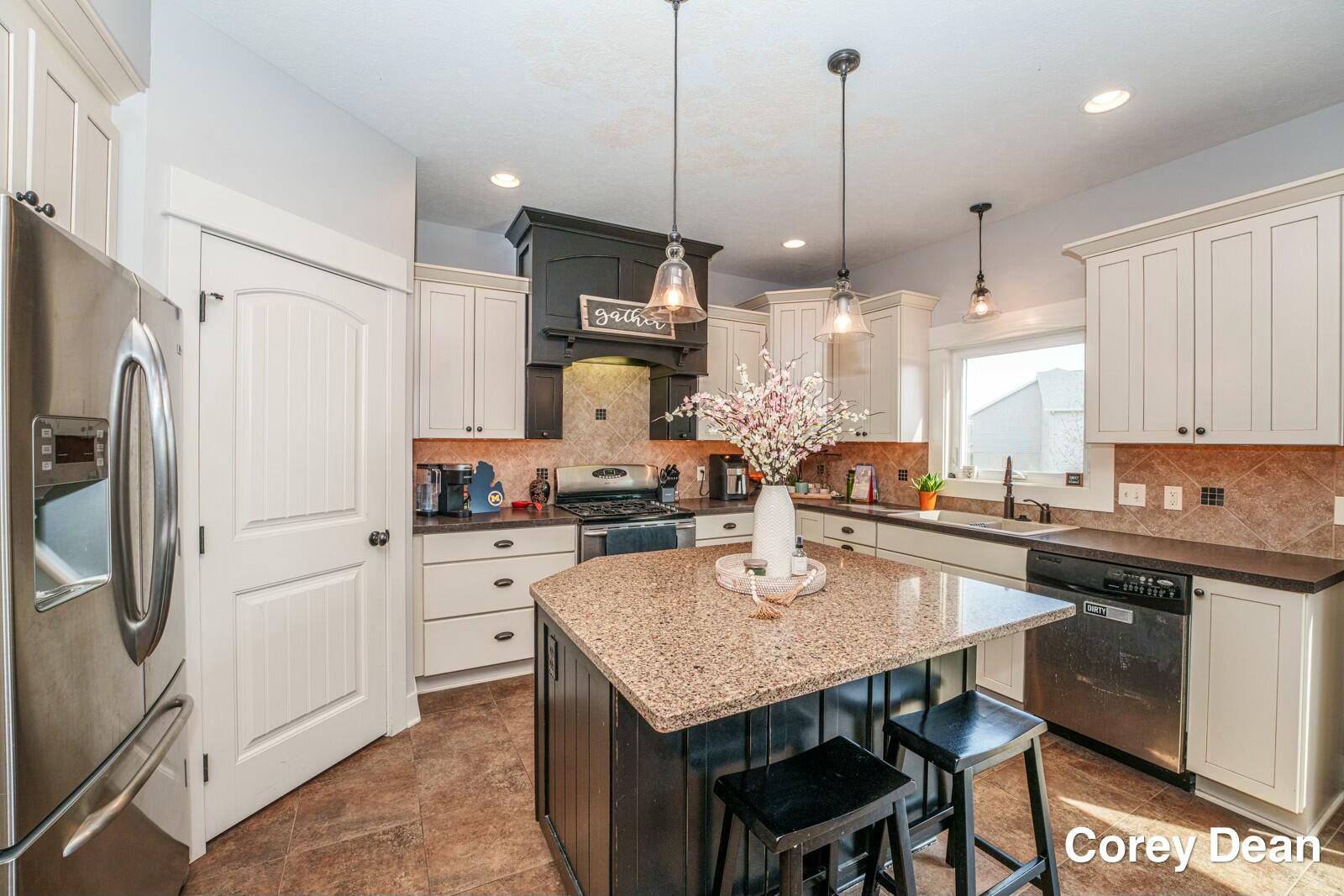 8262 Hunting Court Jenison, MI 49428 - Photo 10 of 46 tempImageSg4TaH