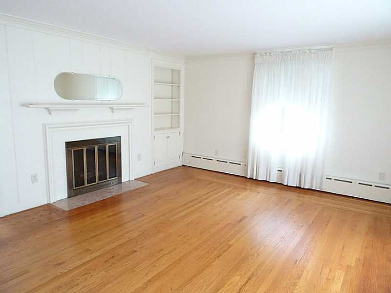 34 Bennington Road Cranston, RI 02920 - Photo 2 of 16 Living Room.