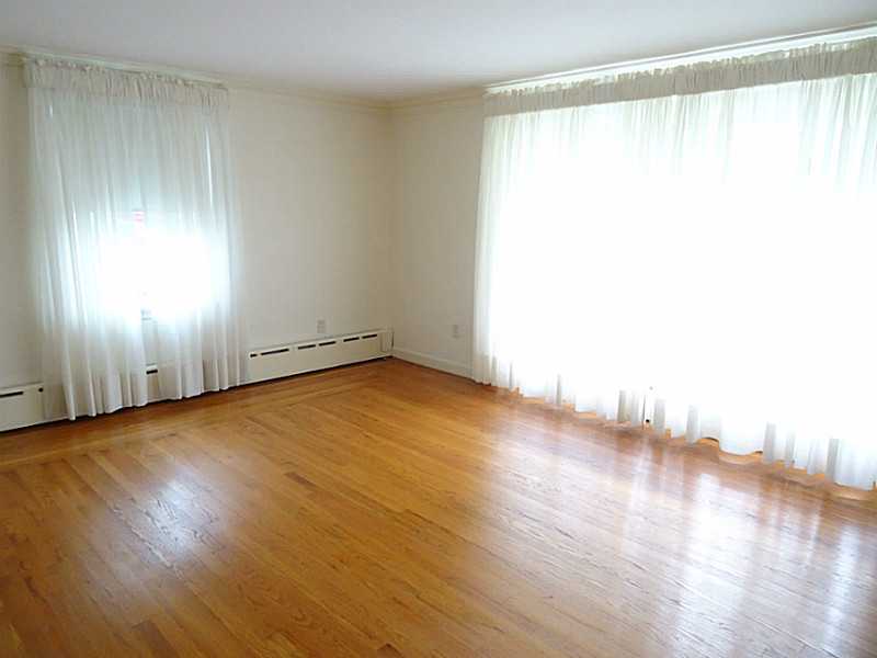 34 Bennington Road Cranston, RI 02920 - Photo 3 of 16 Living Room.