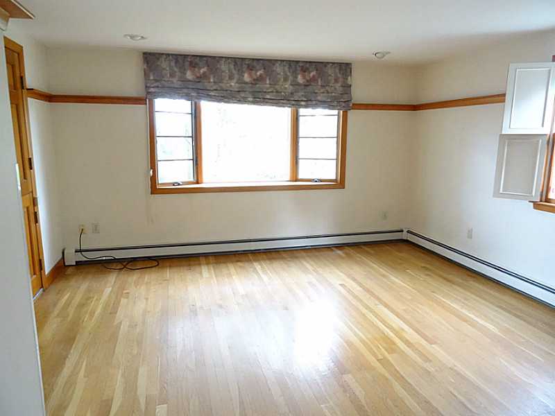 34 Bennington Road Cranston, RI 02920 - Photo 8 of 16 Den/Family/Great Room.