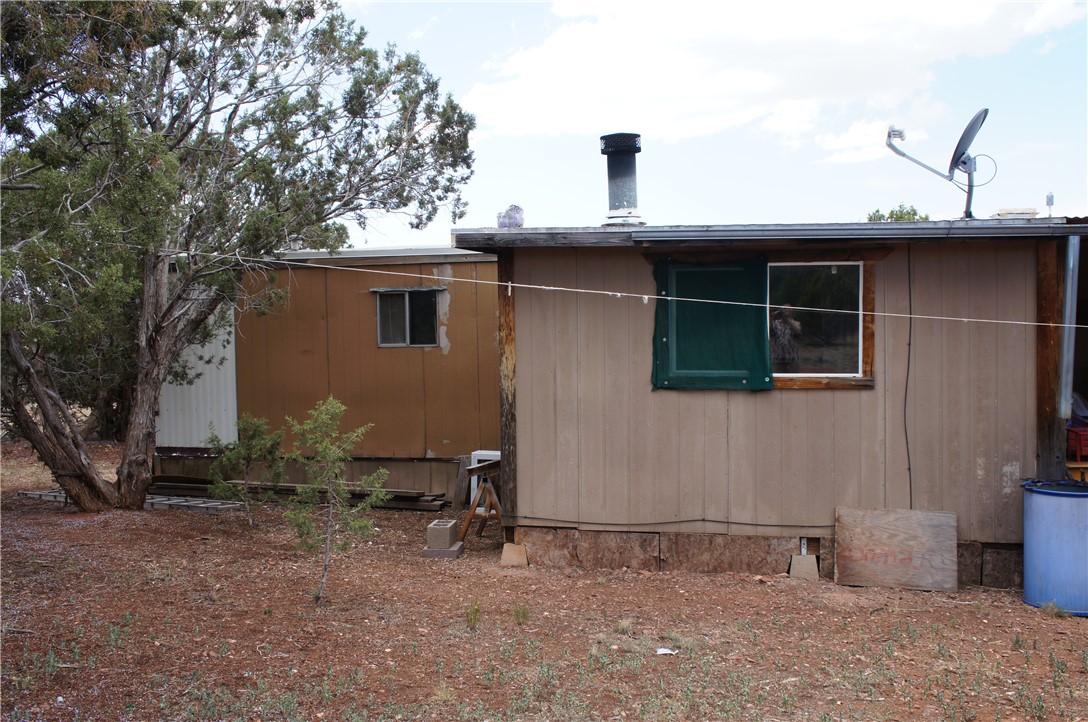 200 Denny 5 Road Seligman, AZ 86337 - Photo 3 of 34