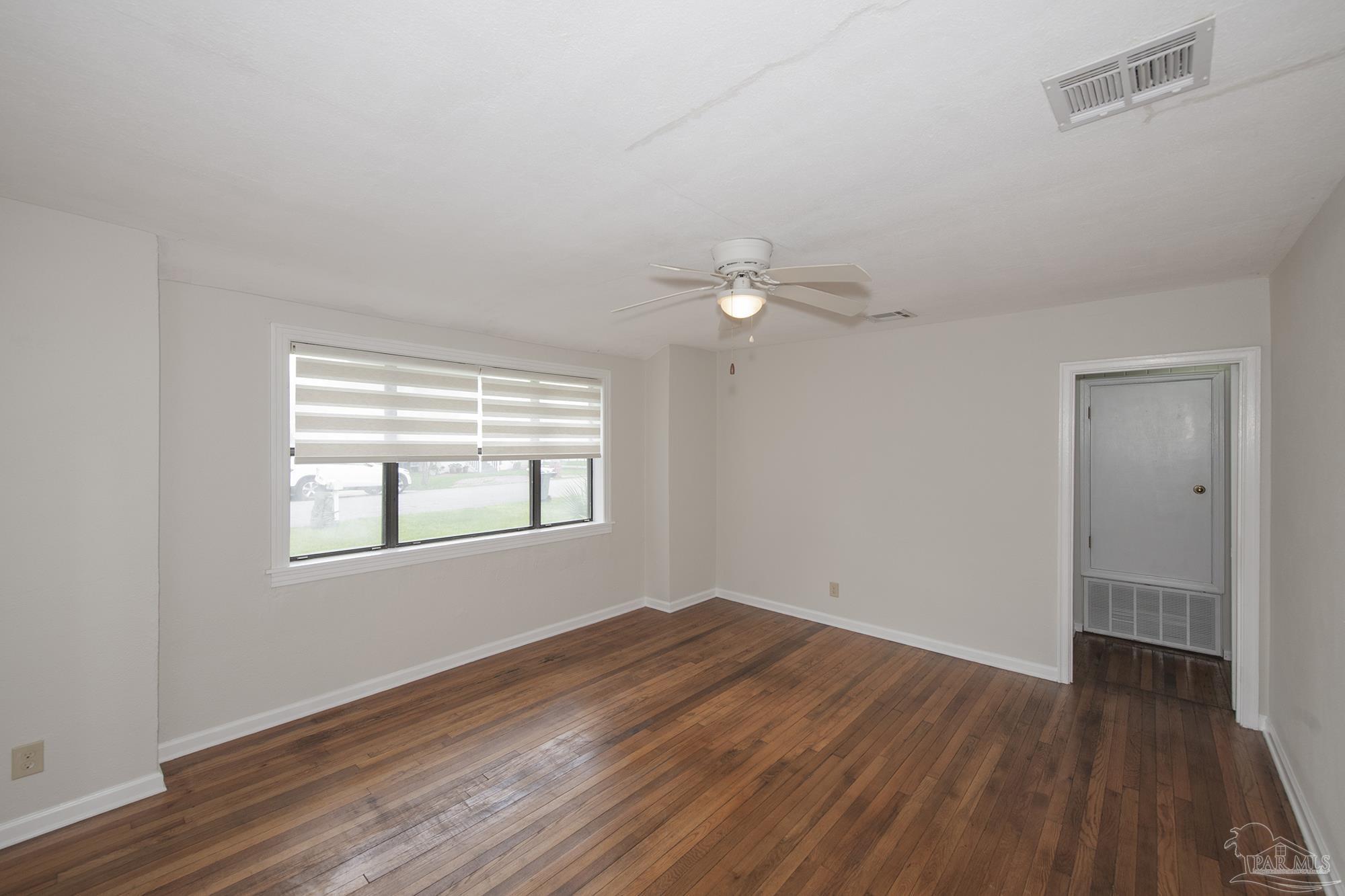 211 Berry Road Pensacola, FL 32507 - Photo 4 of 39