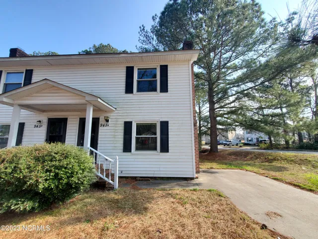 $900 | 945 B's Barbeque Road, Unit A, Greenville, NC 27834