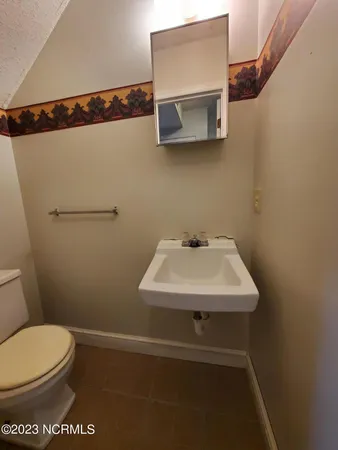 $900 | 945 B's Barbeque Road, Unit A, Greenville, NC 27834