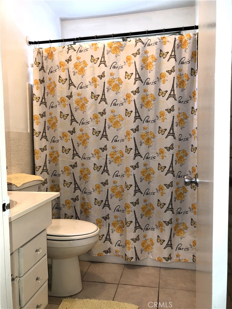 8808 Olive Street Bellflower, CA 90706 - Photo 27 of 42 Bathroom #2