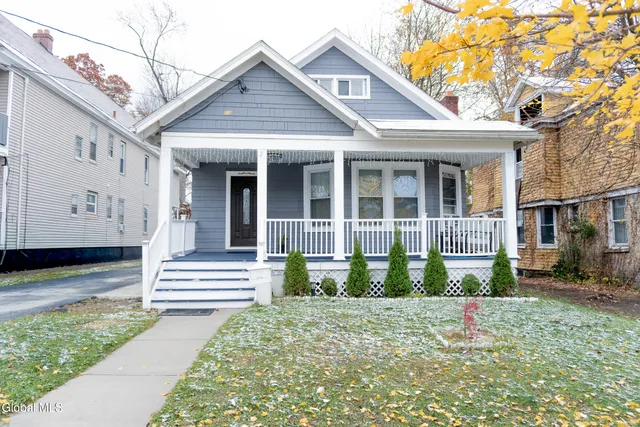 $325,000 | 818 Bedford Road, Schenectady, NY 12308