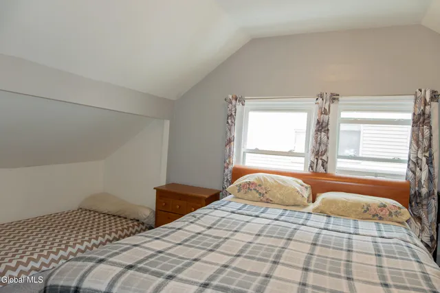 $325,000 | 818 Bedford Road, Schenectady, NY 12308