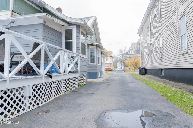 $325,000 | 818 Bedford Road, Schenectady, NY 12308