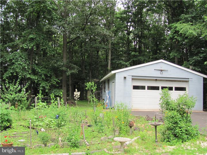 1605 Deacon Road Hainesport, NJ 08036 - Photo 19 of 23 Garage