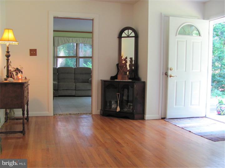 1605 Deacon Road Hainesport, NJ 08036 - Photo 4 of 23 Living Room