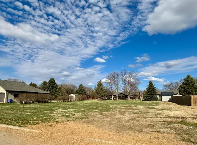 $15,000 | 907 9th Avenue Southwest, Pipestone, MN 56164