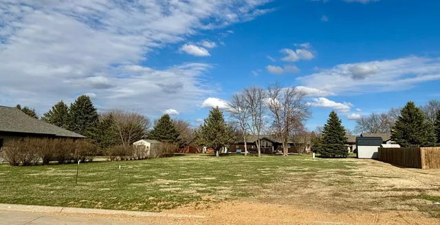 $15,000 | 907 9th Avenue Southwest, Pipestone, MN 56164