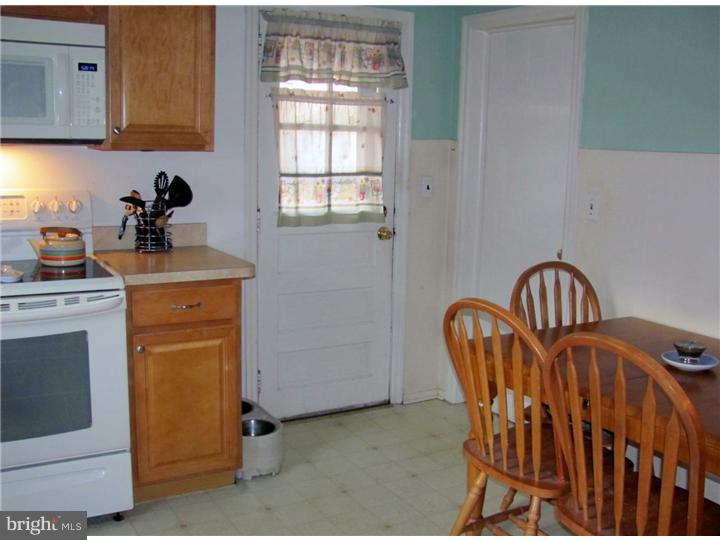 141 Oxford Road Cinnaminson, NJ 08077 - Photo 11 of 18 Kitchen