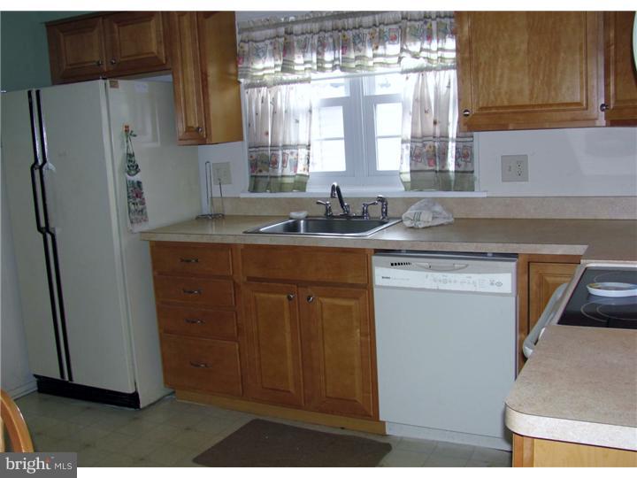 141 Oxford Road Cinnaminson, NJ 08077 - Photo 12 of 18 Kitchen