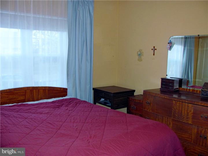 141 Oxford Road Cinnaminson, NJ 08077 - Photo 13 of 18 Bedroom