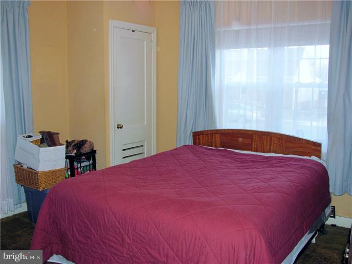 141 Oxford Road Cinnaminson, NJ 08077 - Photo 14 of 18 Bedroom - Main