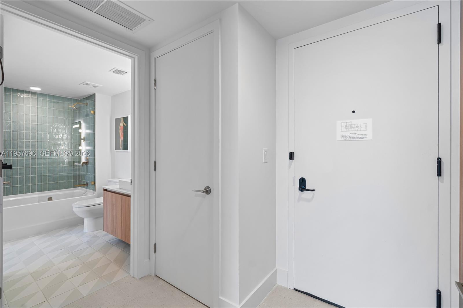 159 Northeast 6th Street, Unit 2707 Miami, FL 33132 - Photo 11 of 14