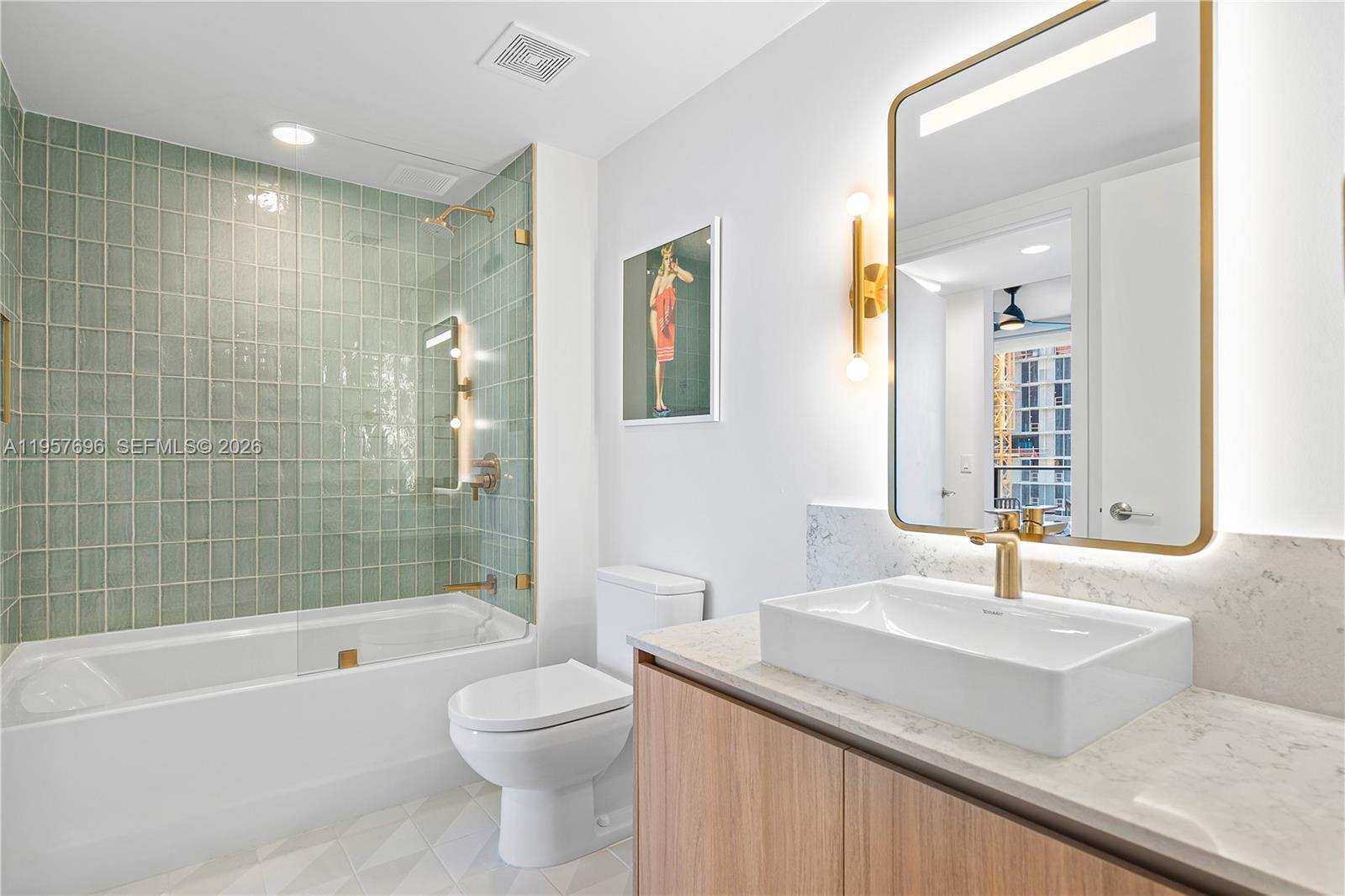 159 Northeast 6th Street, Unit 2707 Miami, FL 33132 - Photo 12 of 14