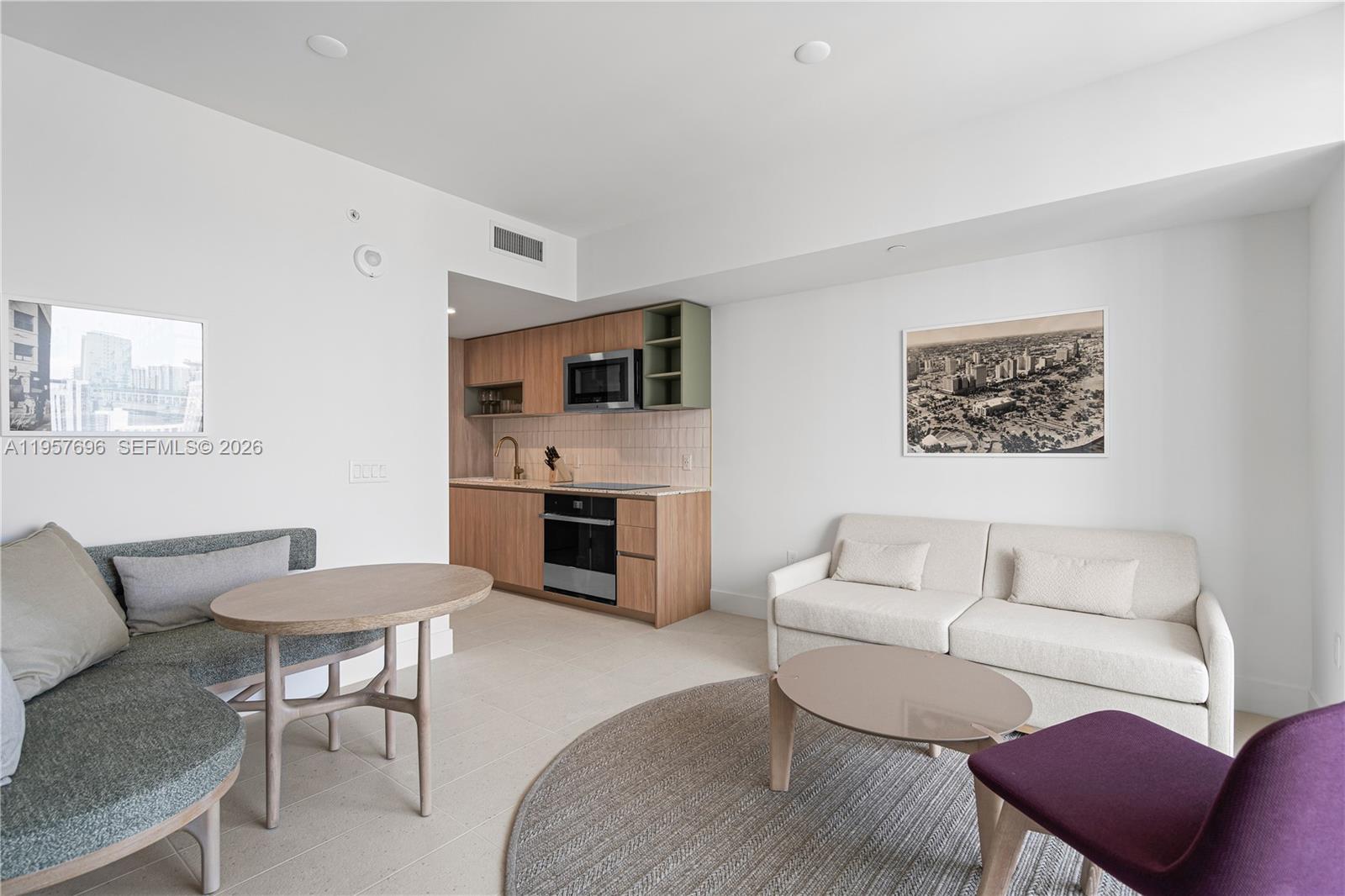 159 Northeast 6th Street, Unit 2707 Miami, FL 33132 - Photo 2 of 14